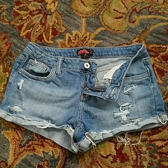 🔵 Rue21 distressed cut off denim shorts  26 - Picture 4 of 8